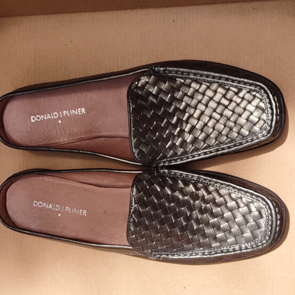 Donald J Pliner slip on leather  loafers woven metallic gray 9.5